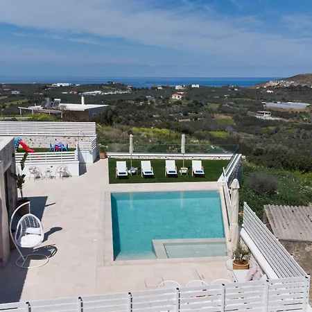 Valentina, Villa